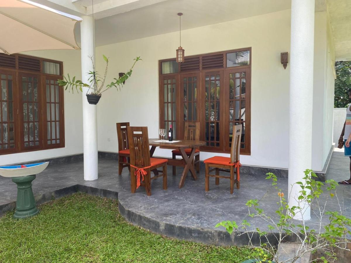 Villa Alex Beruwala Esterno foto